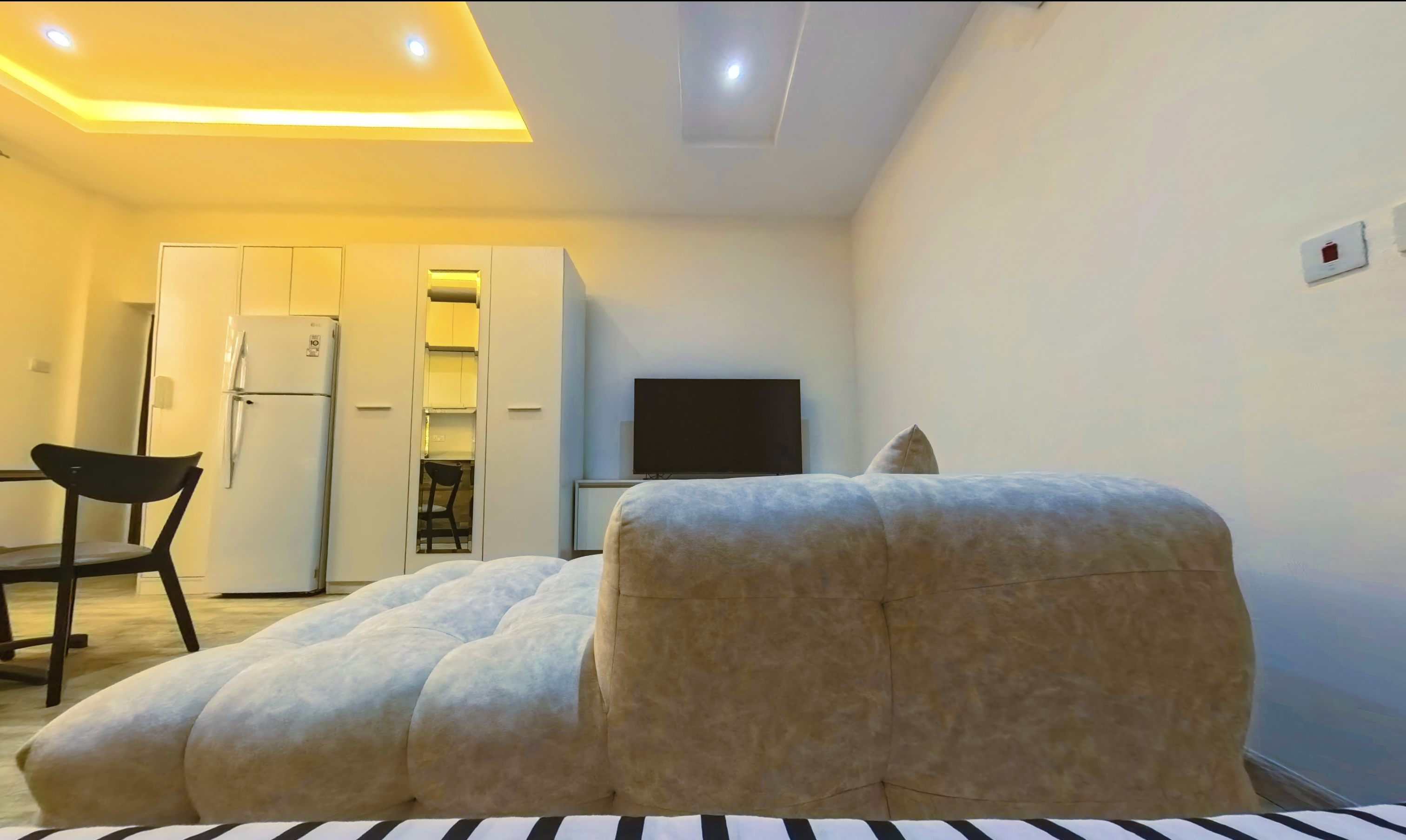 Apt 7 - Studio Apartment